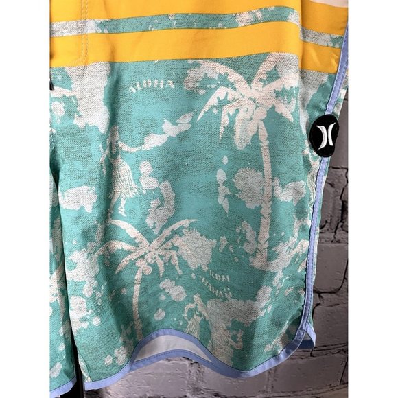 EUC Hurley Shorts - Picture 4 of 7